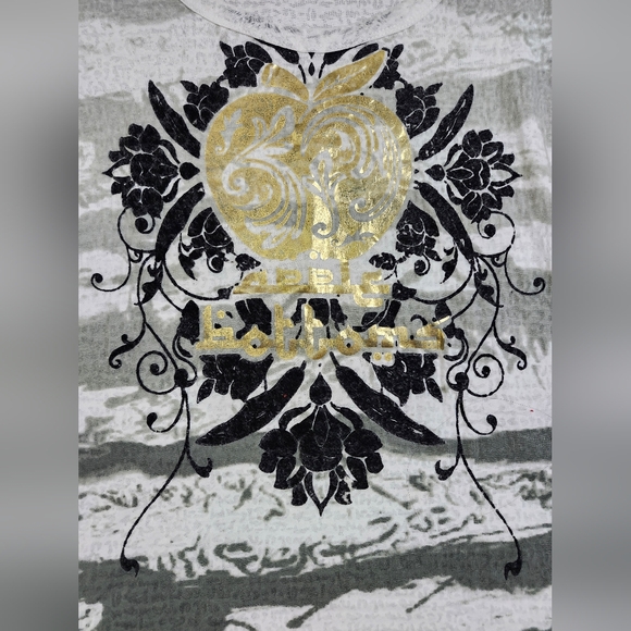 Apple Bottoms Graphic T-shirt - Picture 2 of 7